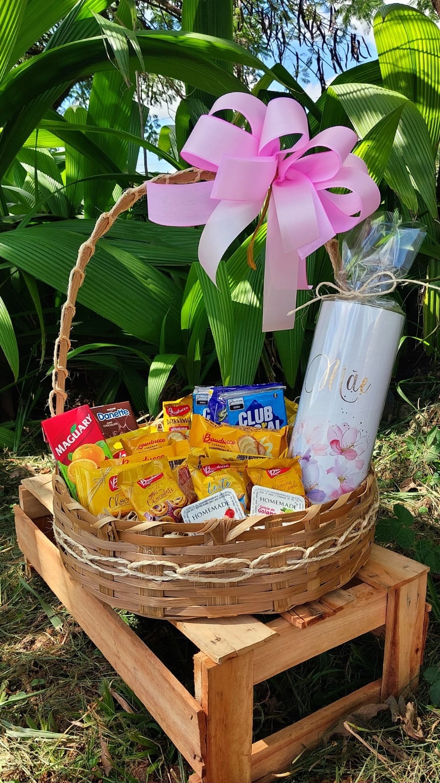 Cesta de café com chocolate