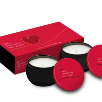 Velas display com
latas love